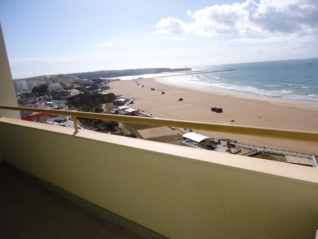 Apartamentos Varandas Da Rocha Portimao Exterior photo