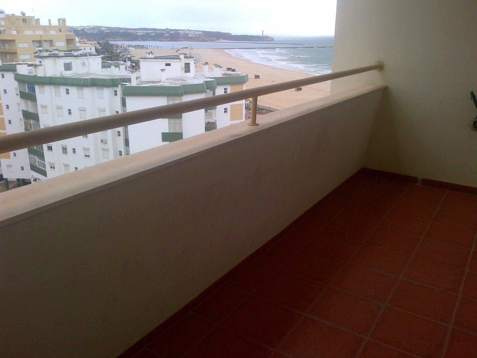 Apartamentos Varandas Da Rocha Portimao Exterior photo